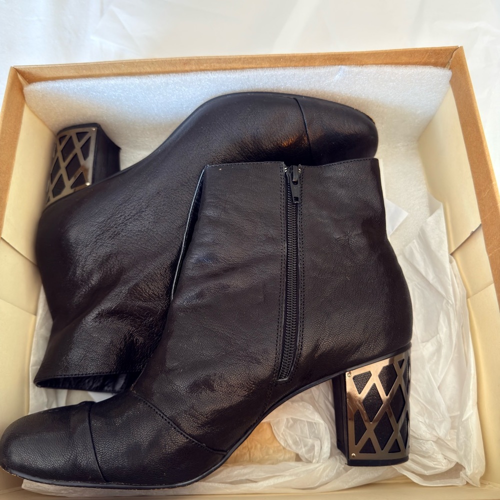 Nina Originals Tan Gift Box